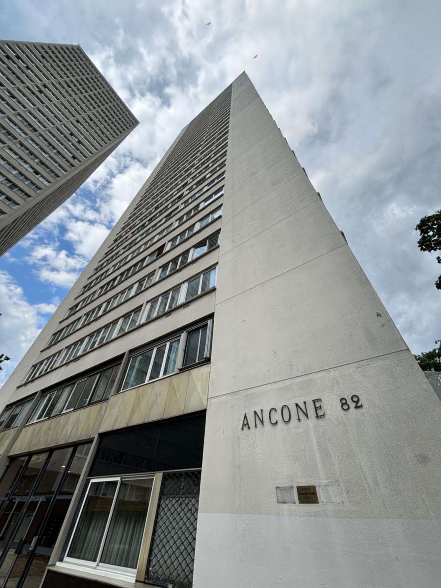 Tour Ancone Parijs